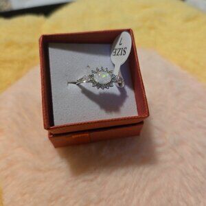 New 925 Sterling Silver Oval White Opal Ring Sz7